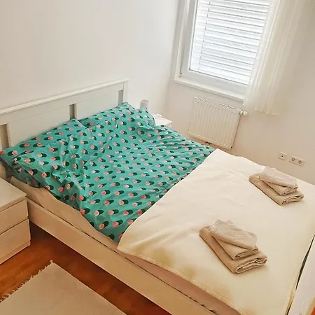 Orange Apartment Ljubljana