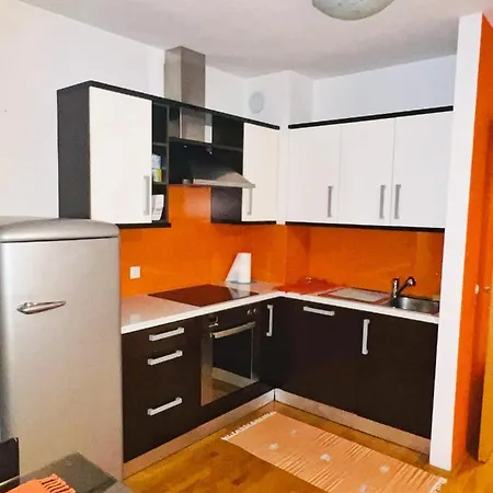 Orange 아파트 *