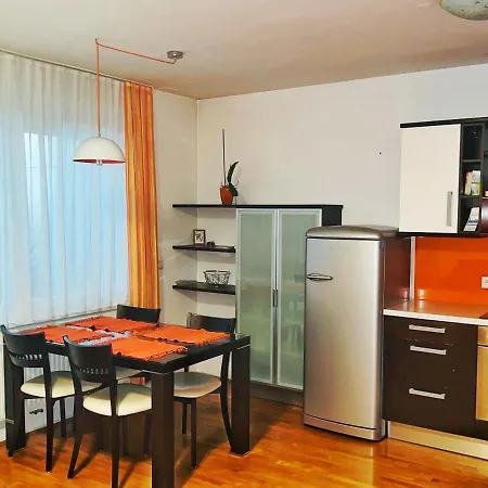 Orange Apartment Ljubljana