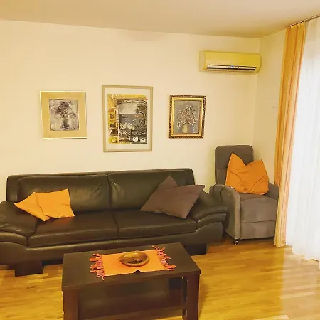 Orange Apartment Ljubljana